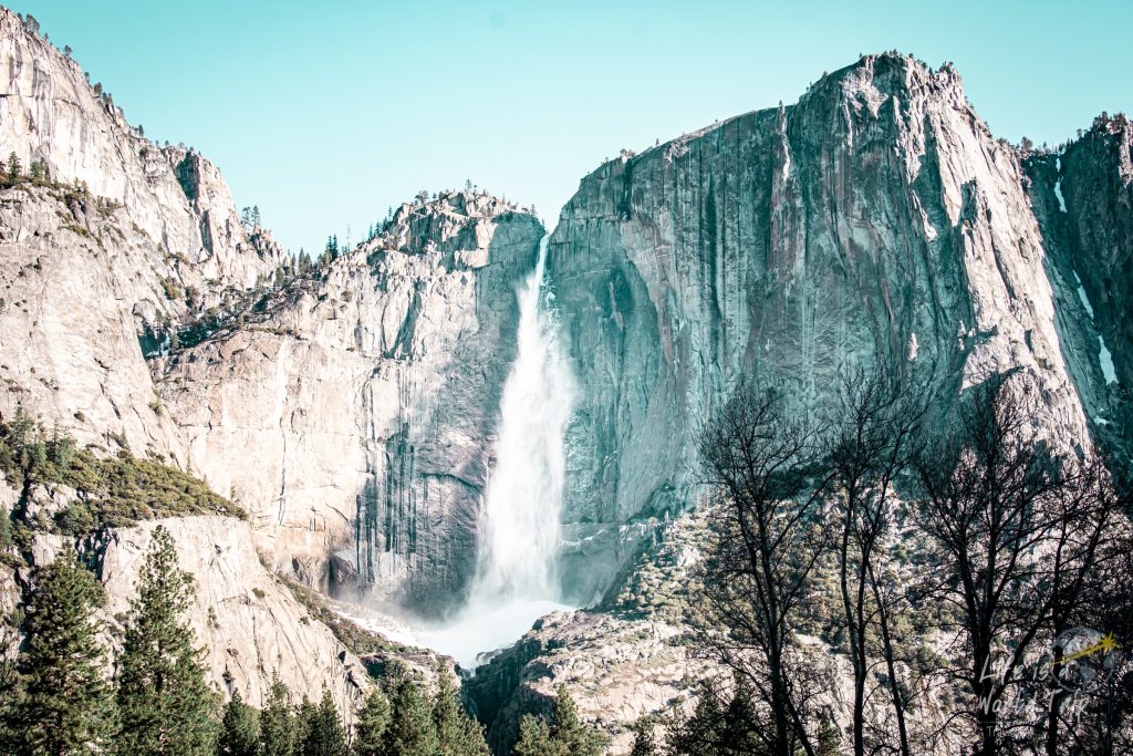 USA-Roadtrip - Lower Yosemite Falls, Wasserfall im Yosemite National Park