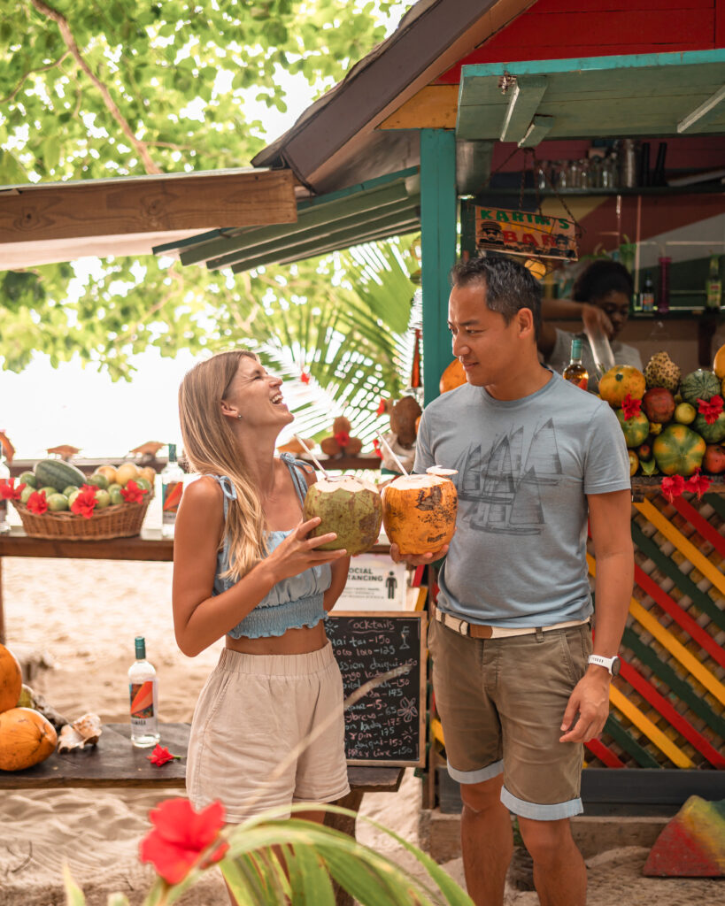 Seychellen Inselhopping - 3. Insel: La Digue
Den Hakuna Matata Lifestyle leben und eine frische Kokosnuss genießen