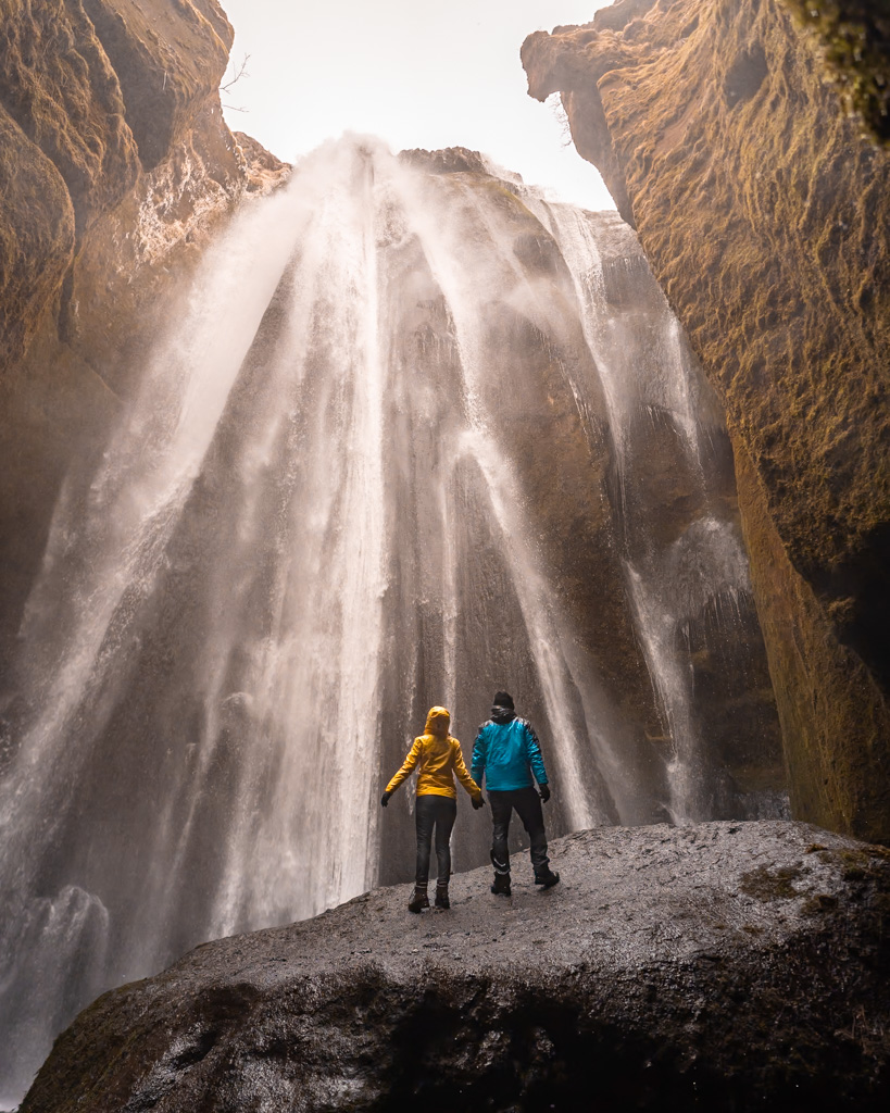 Island Rundreise - Gljufrabui Wasserfall in einer Schlucht an der Südküste